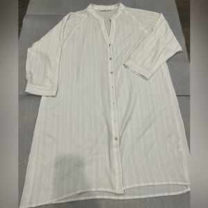 [L]MNG White Gold Striped Button-Down Shirt Dress Raglan Sleeve